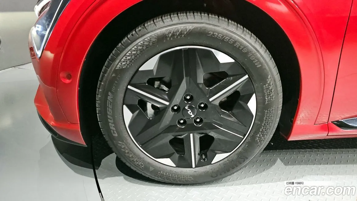 Kia EV6 — фото 8