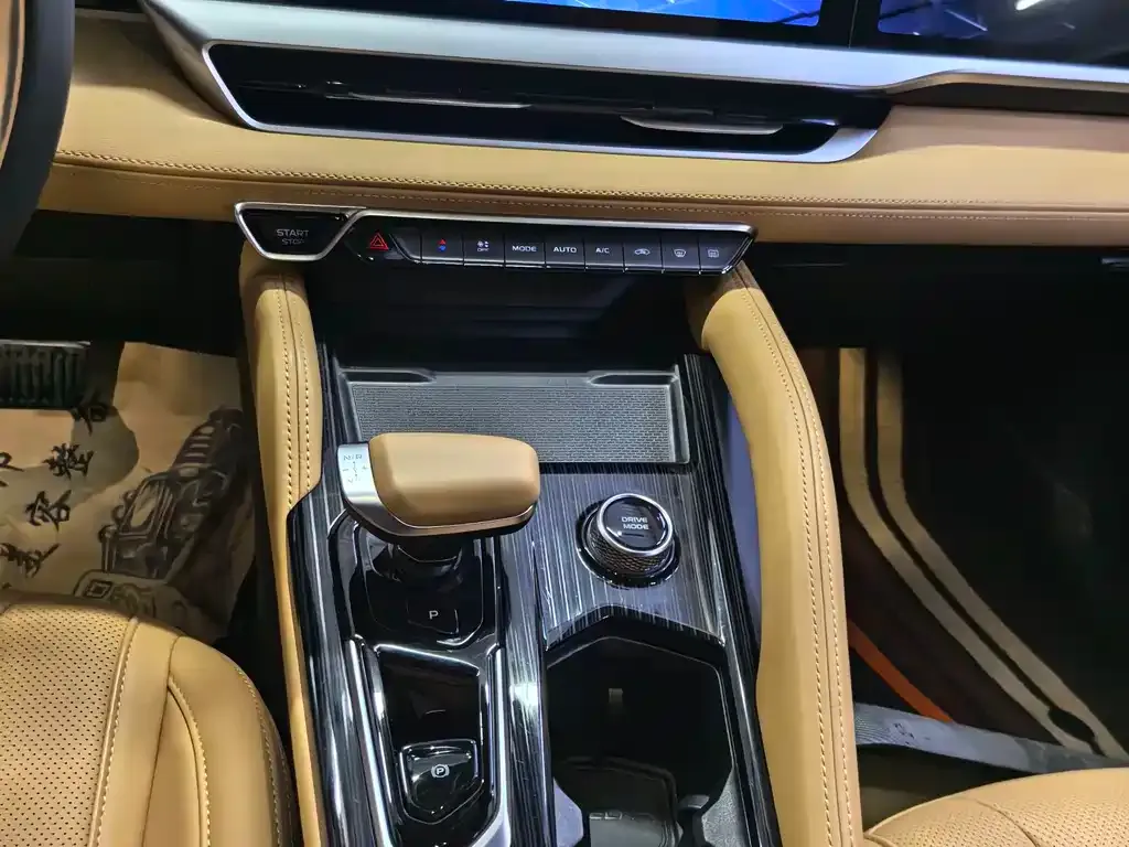 Geely Xingyue L EREV 2022 из CN, фото 2