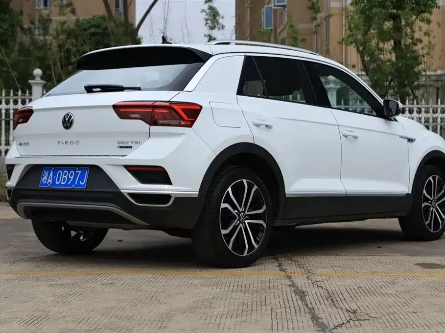 Volkswagen T-Roc — фото 7