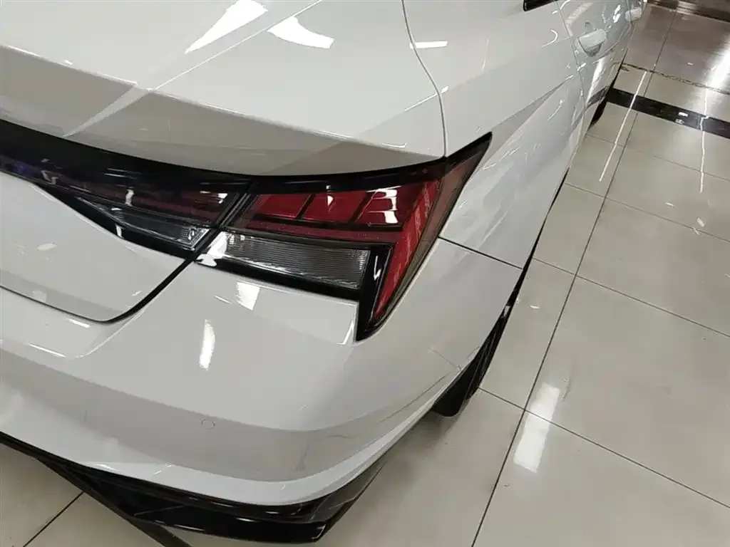 Hyundai Elantra 2022 из CN, фото 2