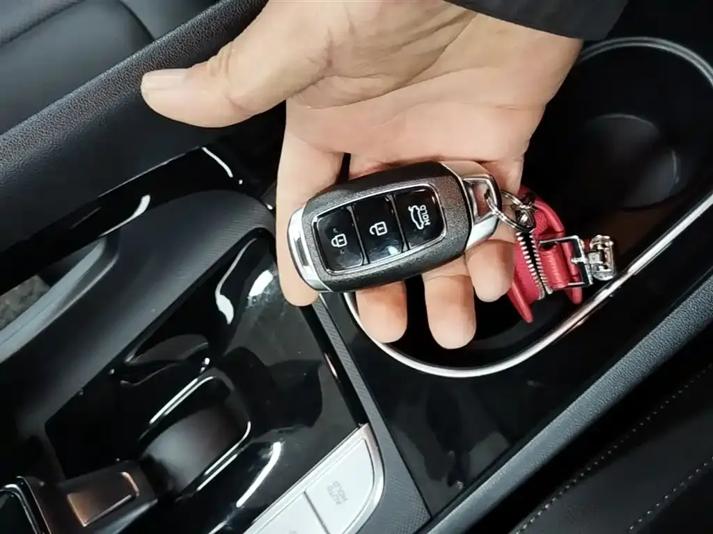 Hyundai Elantra 2022 из CN, фото 3
