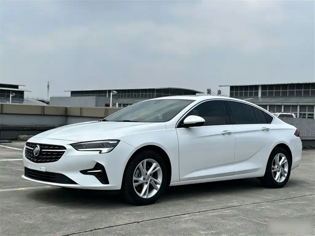 Buick Regal — фото 1