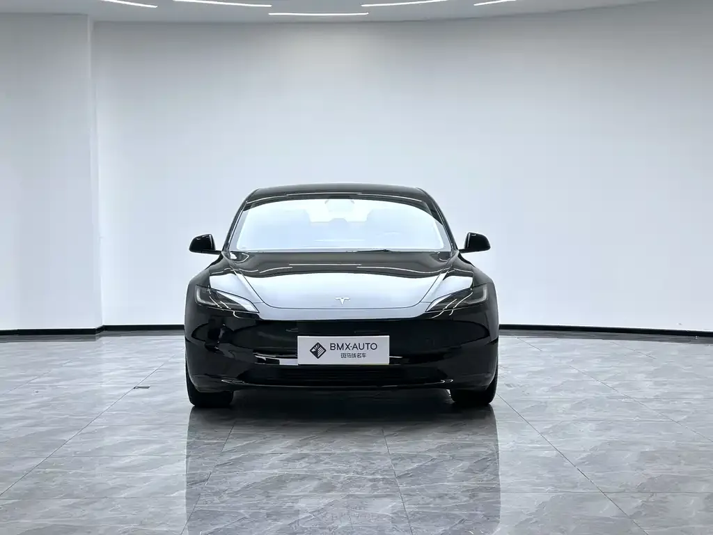 Tesla Model 3 — фото 4