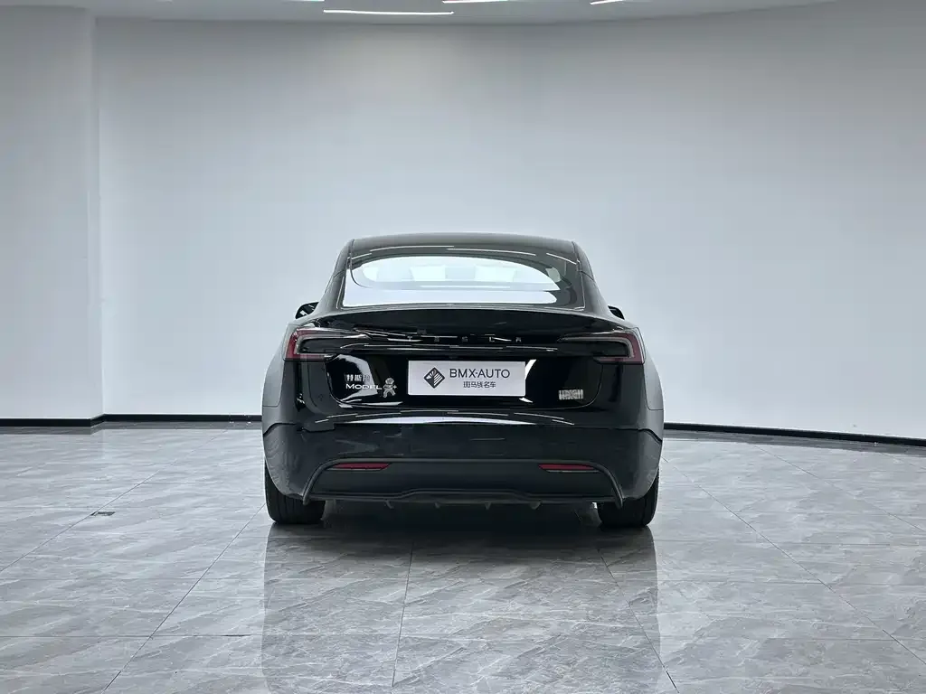 Tesla Model 3 — фото 7