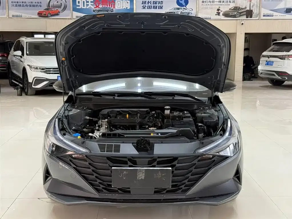 Hyundai Elantra — фото 2