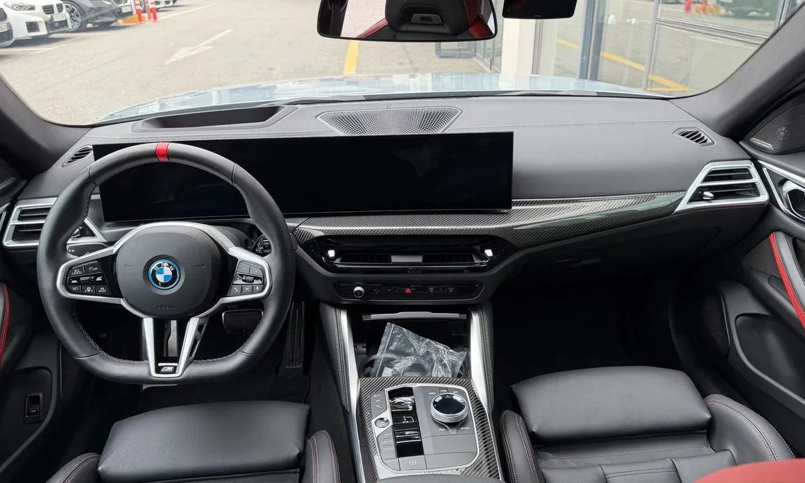 BMW i4 — фото 8