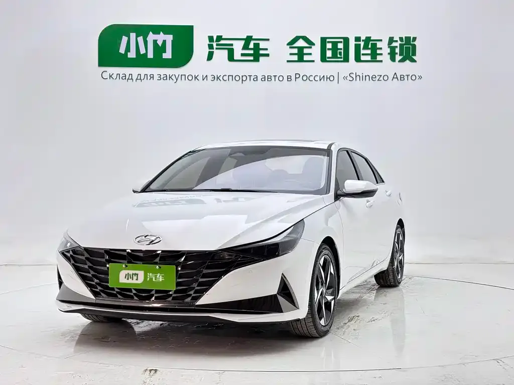 Hyundai Elantra — фото 1
