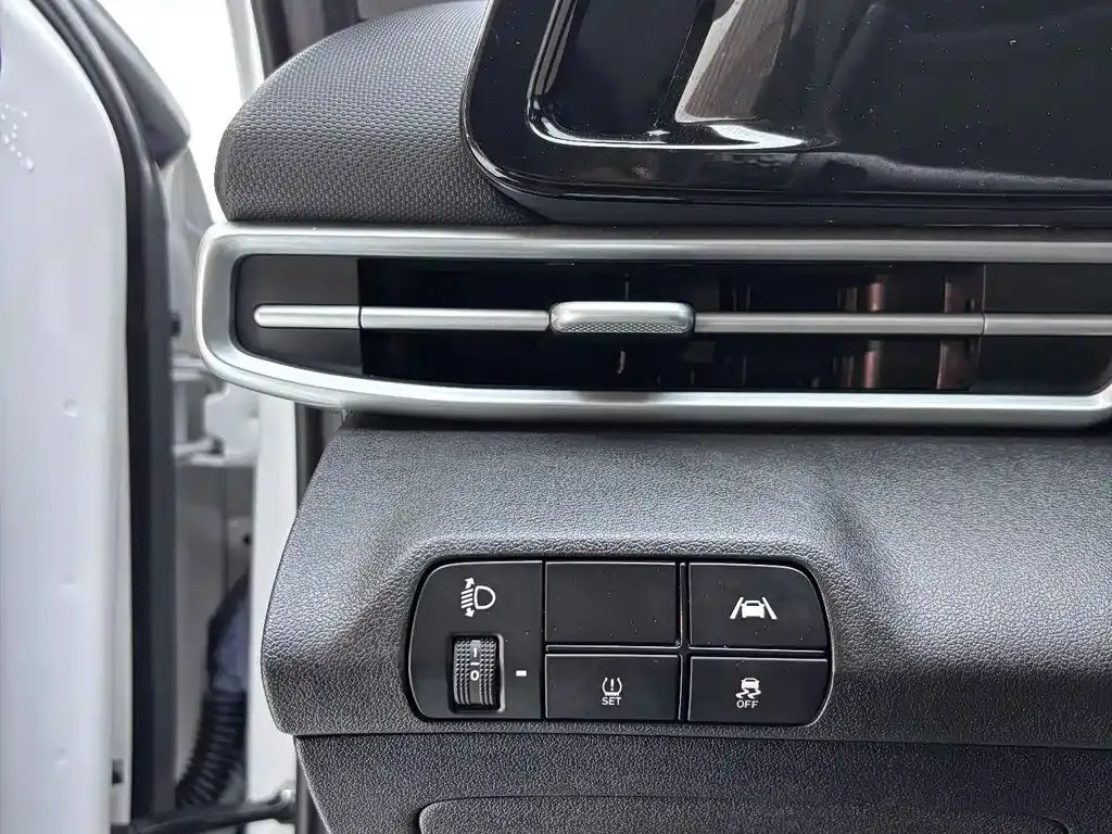 Hyundai Elantra — фото 8