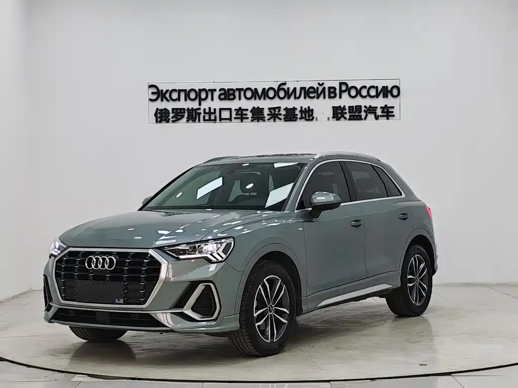 Audi Q3 — фото 1