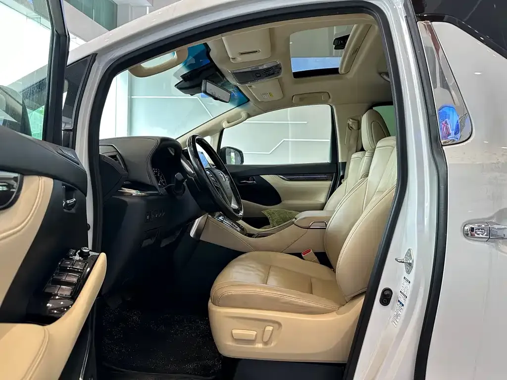 Toyota Vellfire 2022 из CN, фото 2