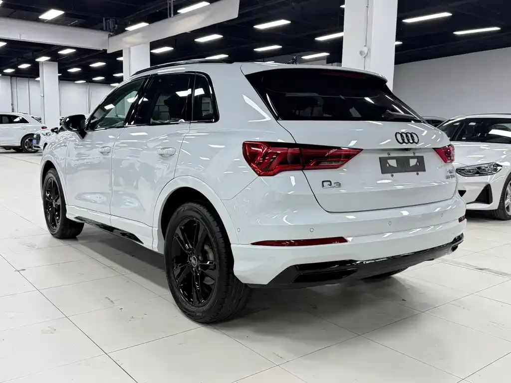 Audi Q3 — фото 8