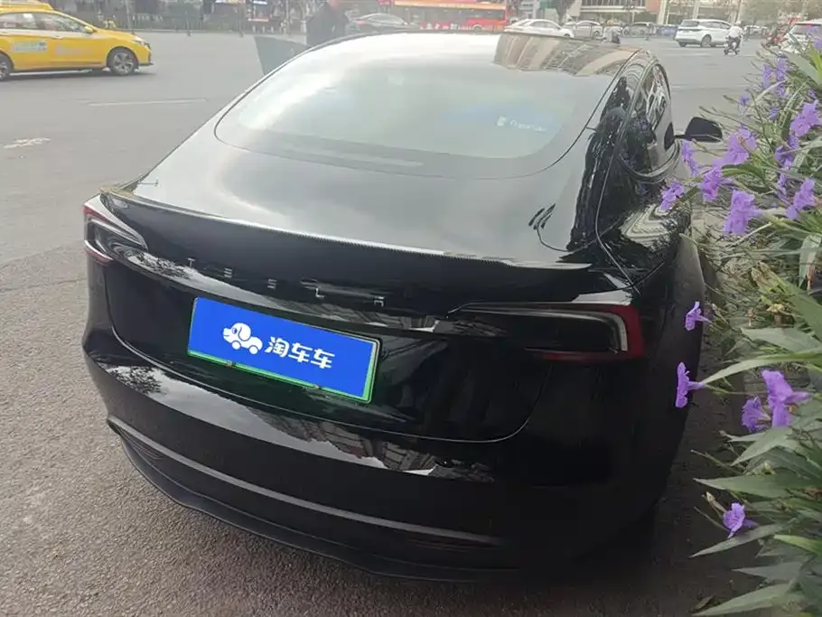Tesla Model 3 — фото 5