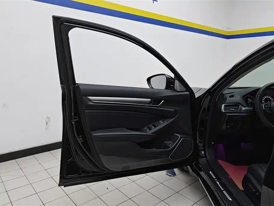 Honda Accord — фото 3