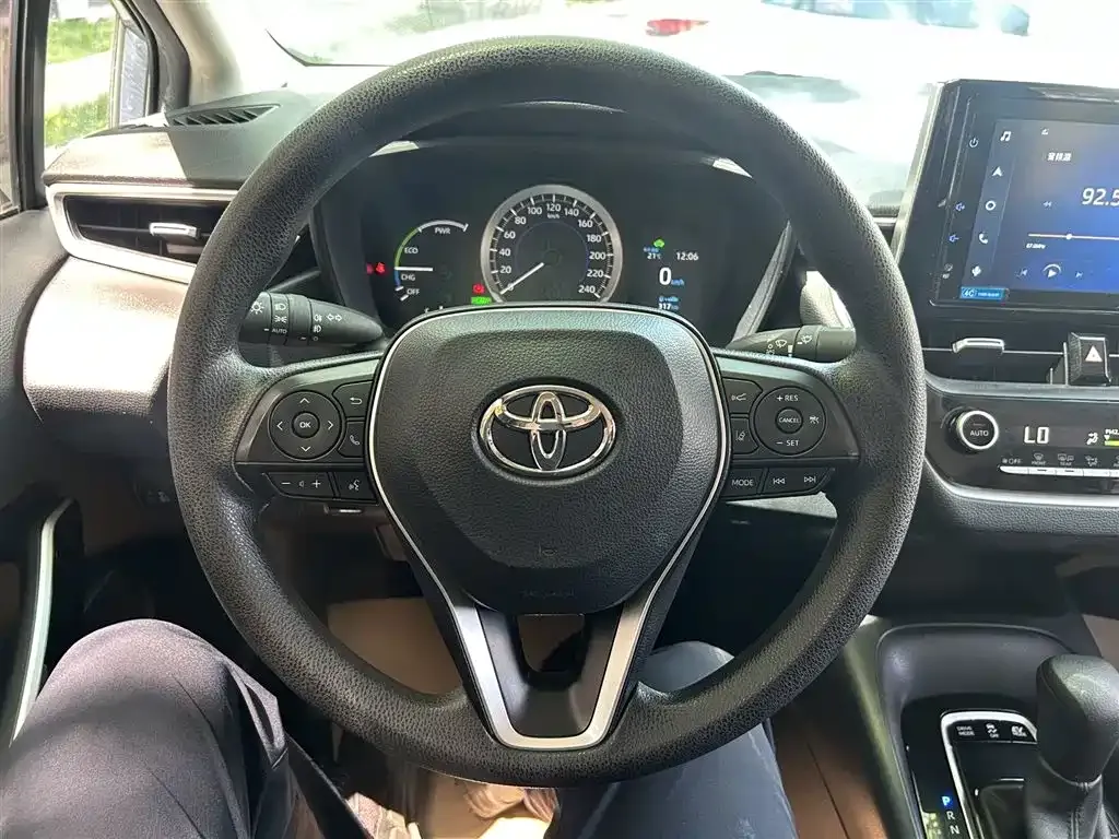 Toyota Corolla — фото 6