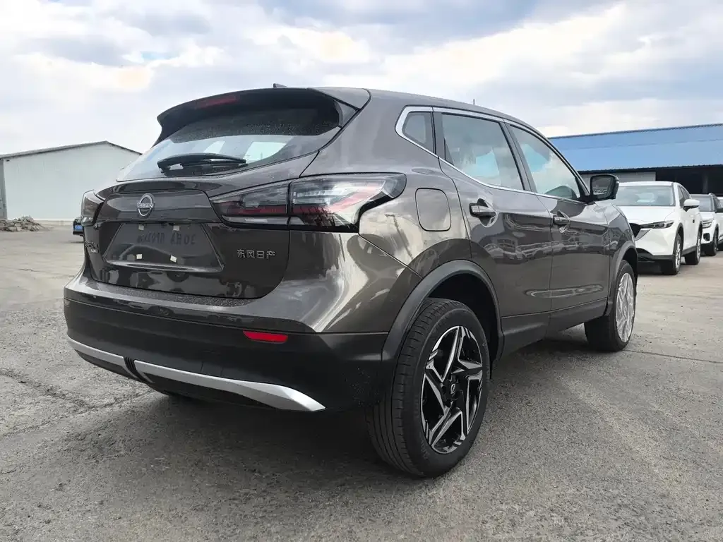 Nissan Qashqai — фото 9