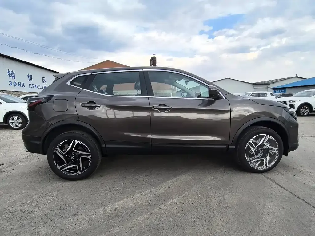 Nissan Qashqai — фото 7