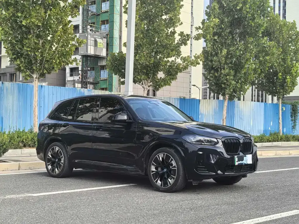 BMW iX3 — фото 2