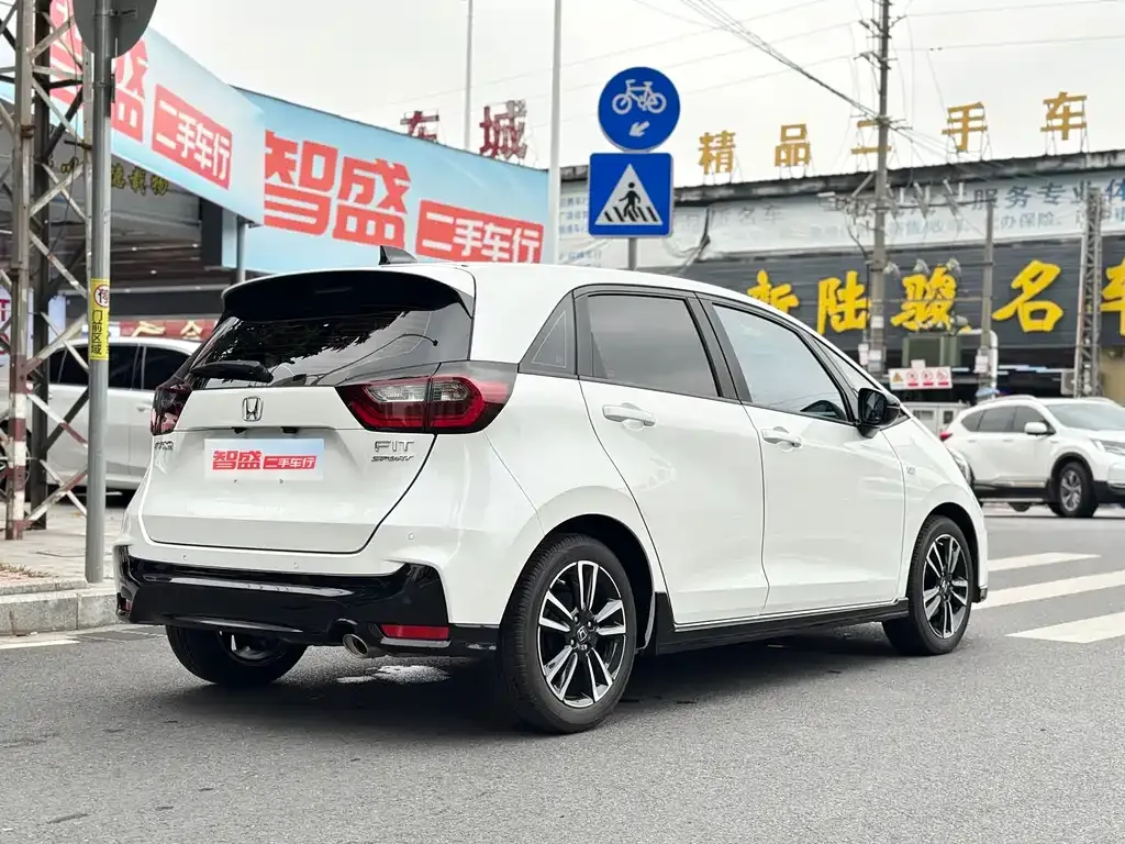 Honda Fit — фото 9