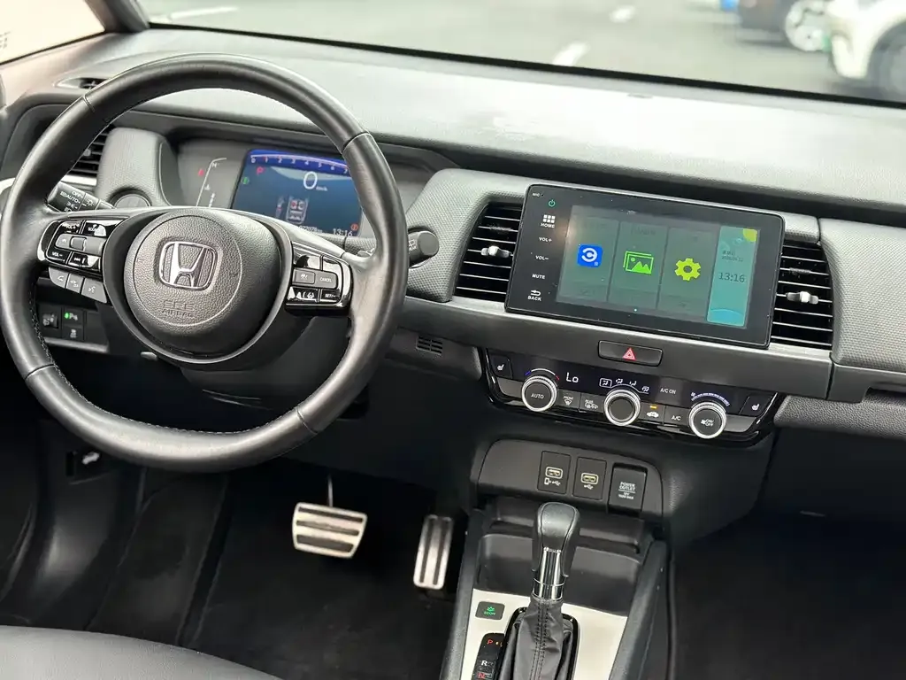 Honda Fit — фото 5