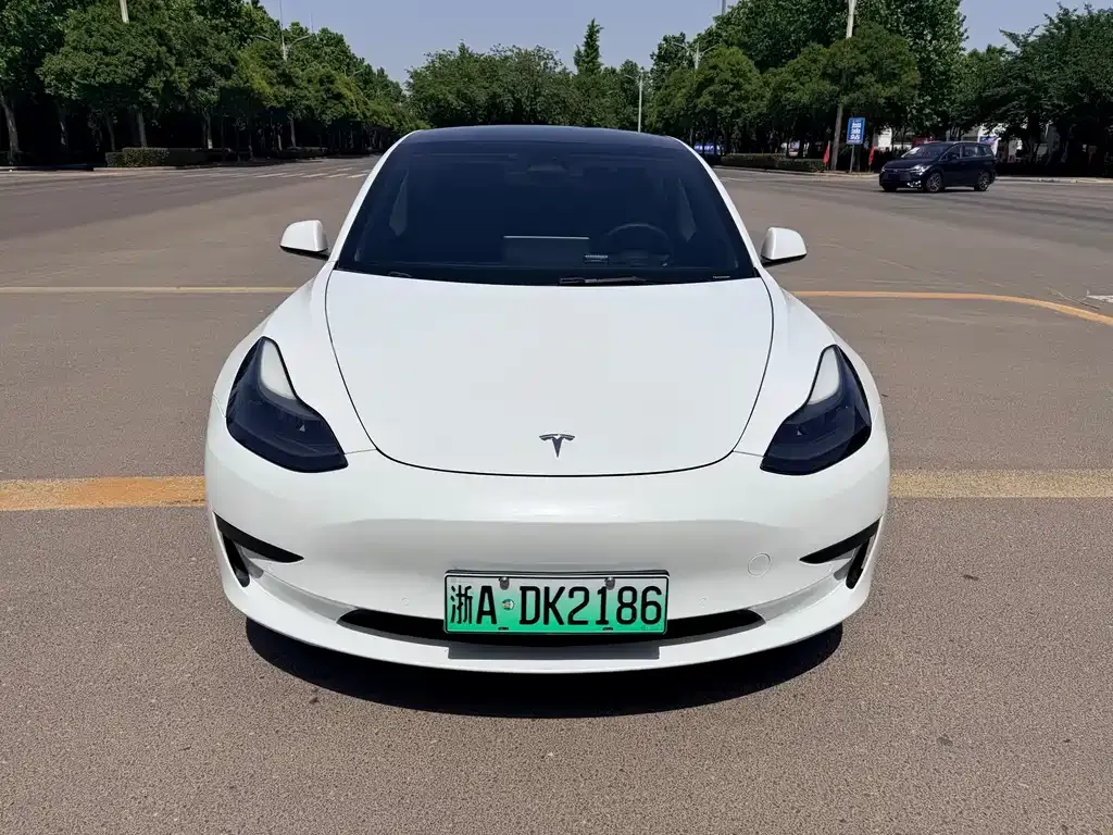 Tesla Model 3 — фото 7