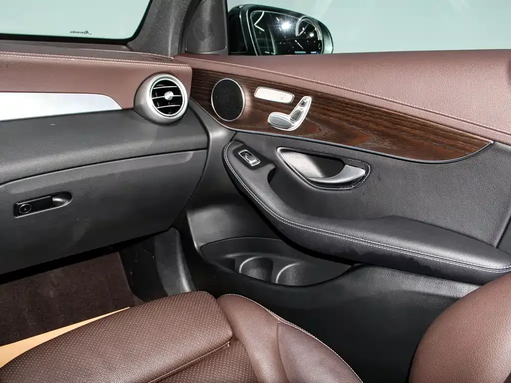 Mercedes-Benz GLC — фото 10