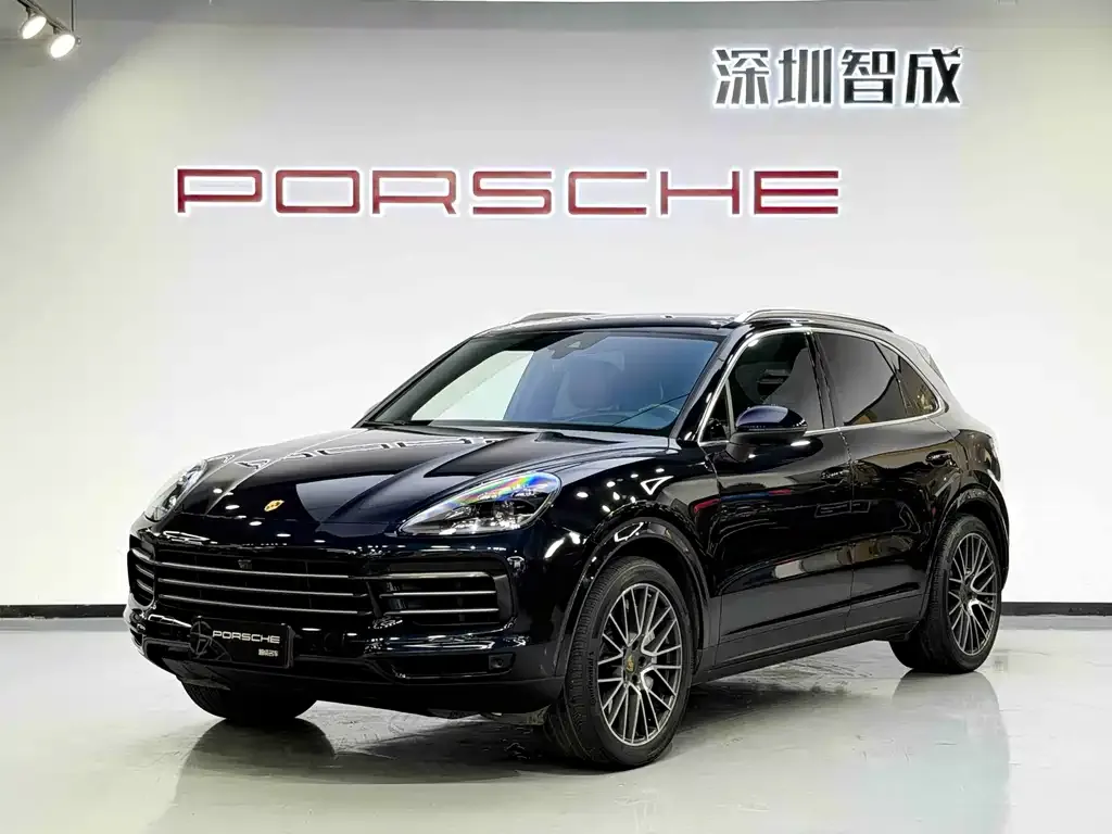 Porsche Cayenne — фото 1