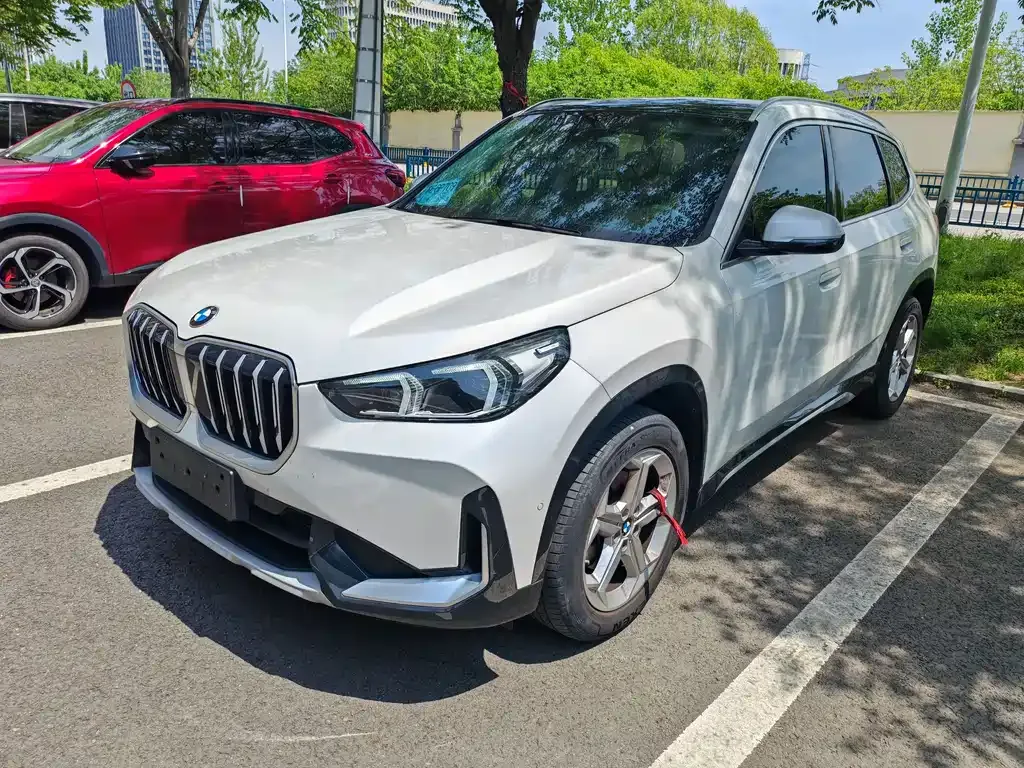 BMW X1 — фото 1