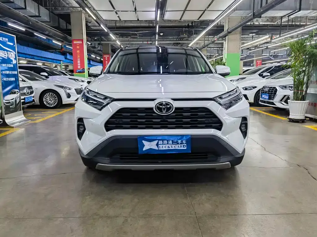 Toyota RAV4 — фото 2