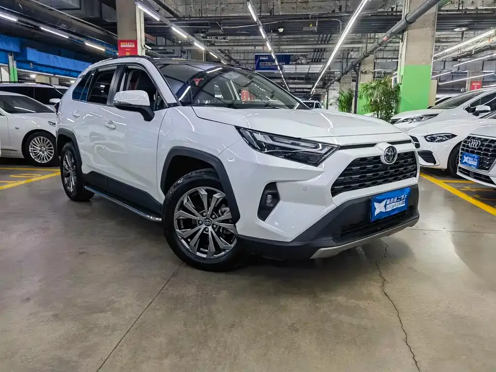 Toyota RAV4 — фото 10
