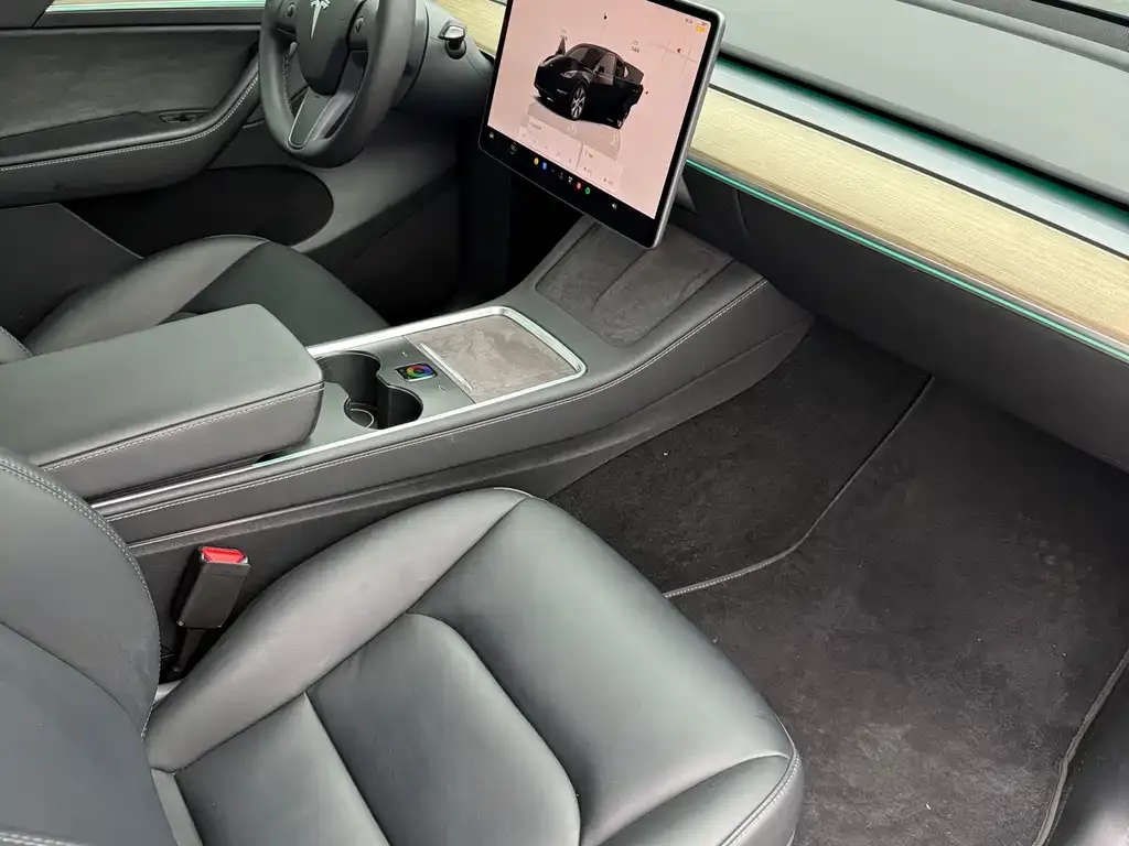 Tesla Model Y — фото 4