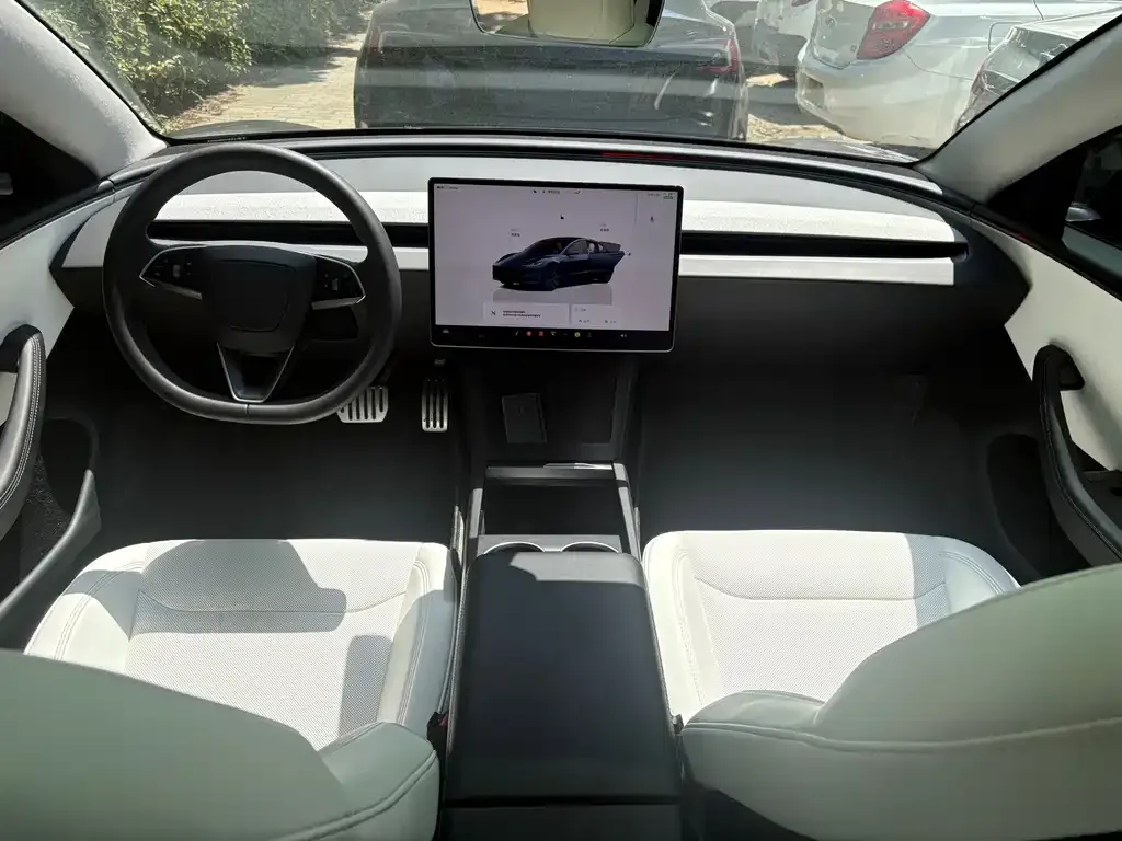 Tesla Model 3 — фото 6