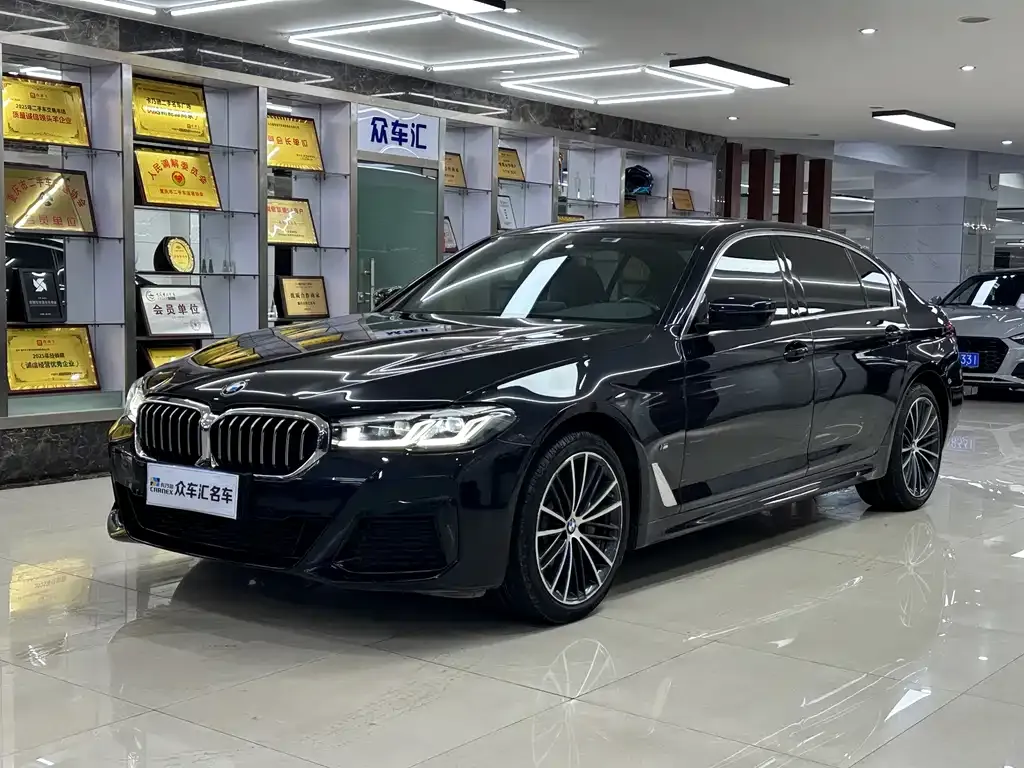BMW 5 Series — фото 1