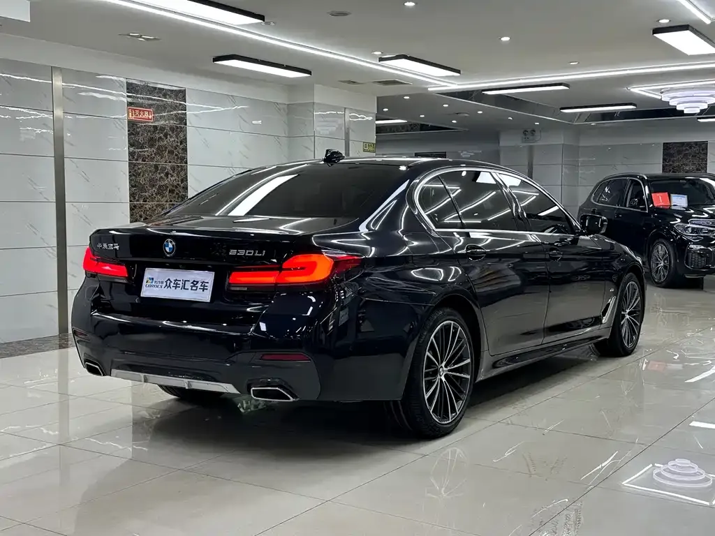 BMW 5 Series — фото 10
