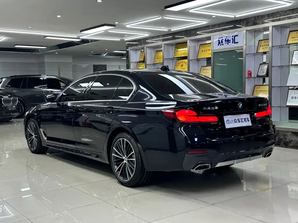 BMW 5 Series — фото 4