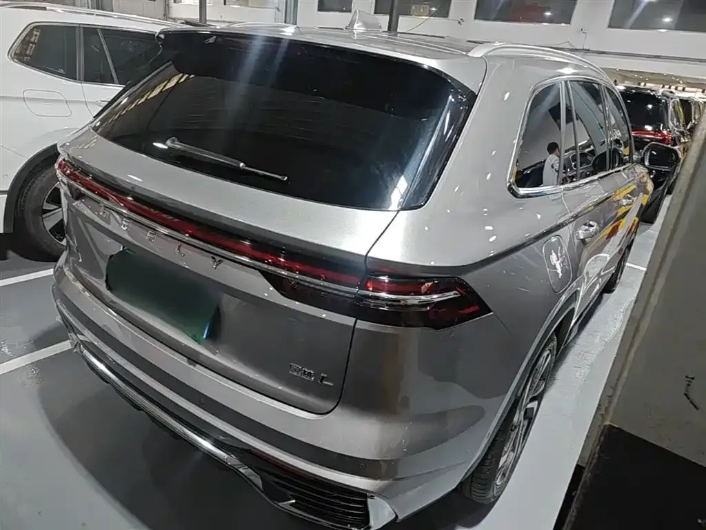 Geely Xingyue L — фото 6