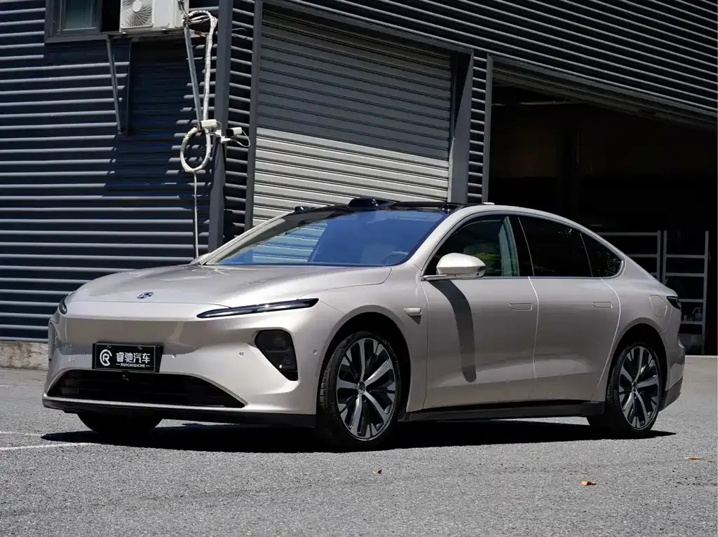 NIO ET7