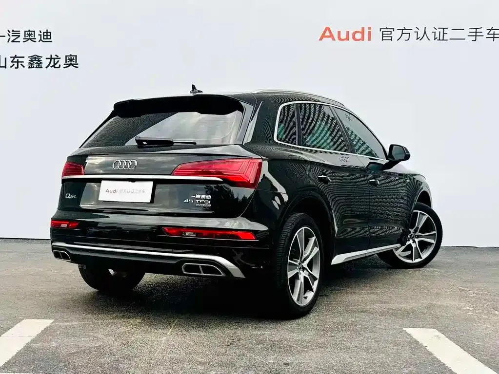 Audi Q5L — фото 7