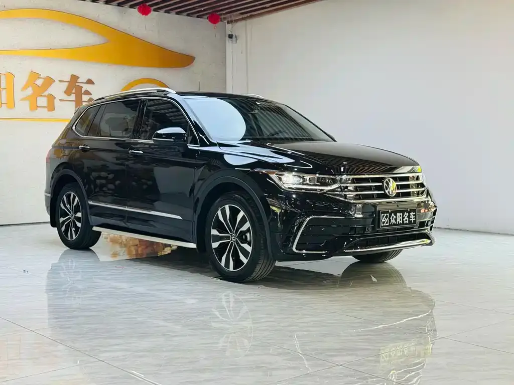 Volkswagen Tiguan L — фото 3