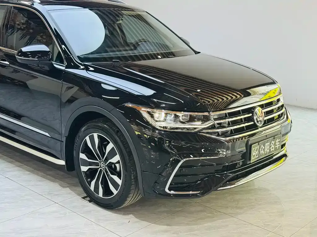 Volkswagen Tiguan L — фото 7