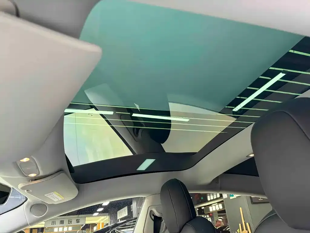 Tesla Model 3 — фото 2