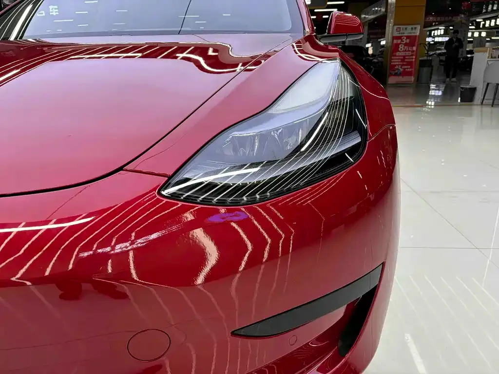 Tesla Model 3 — фото 5