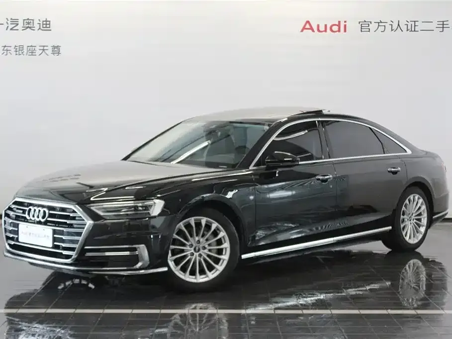 Audi A8 — фото 1