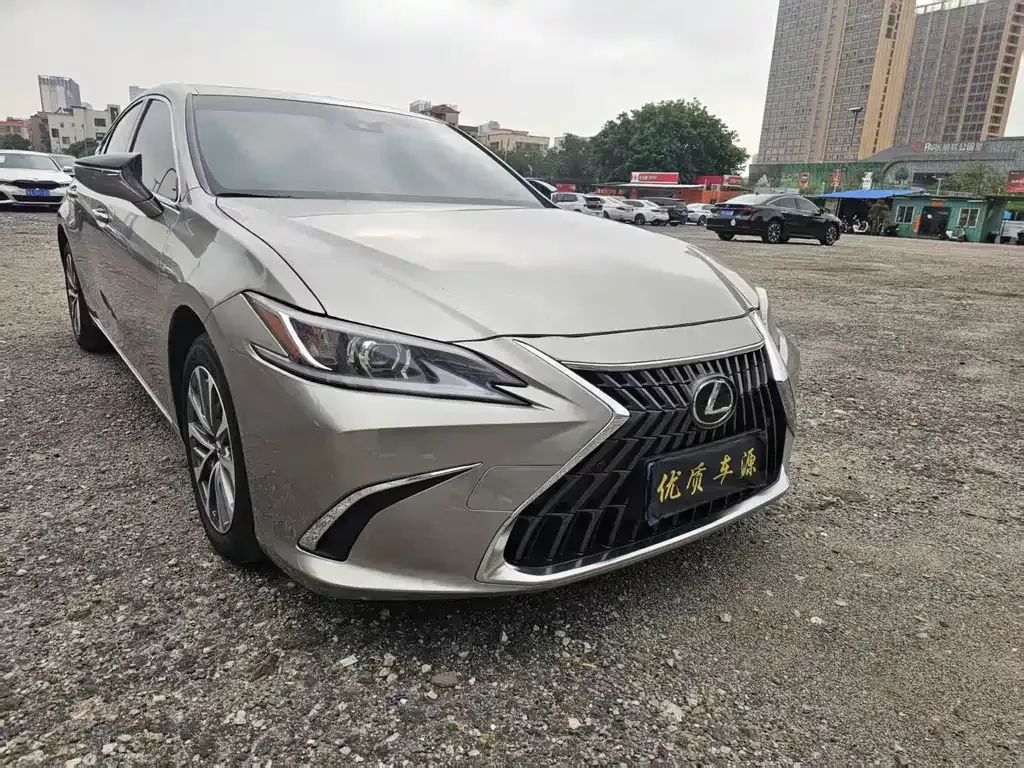 Lexus ES — фото 9
