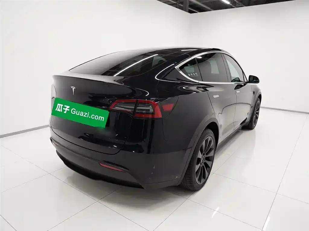 Tesla Model Y — фото 5