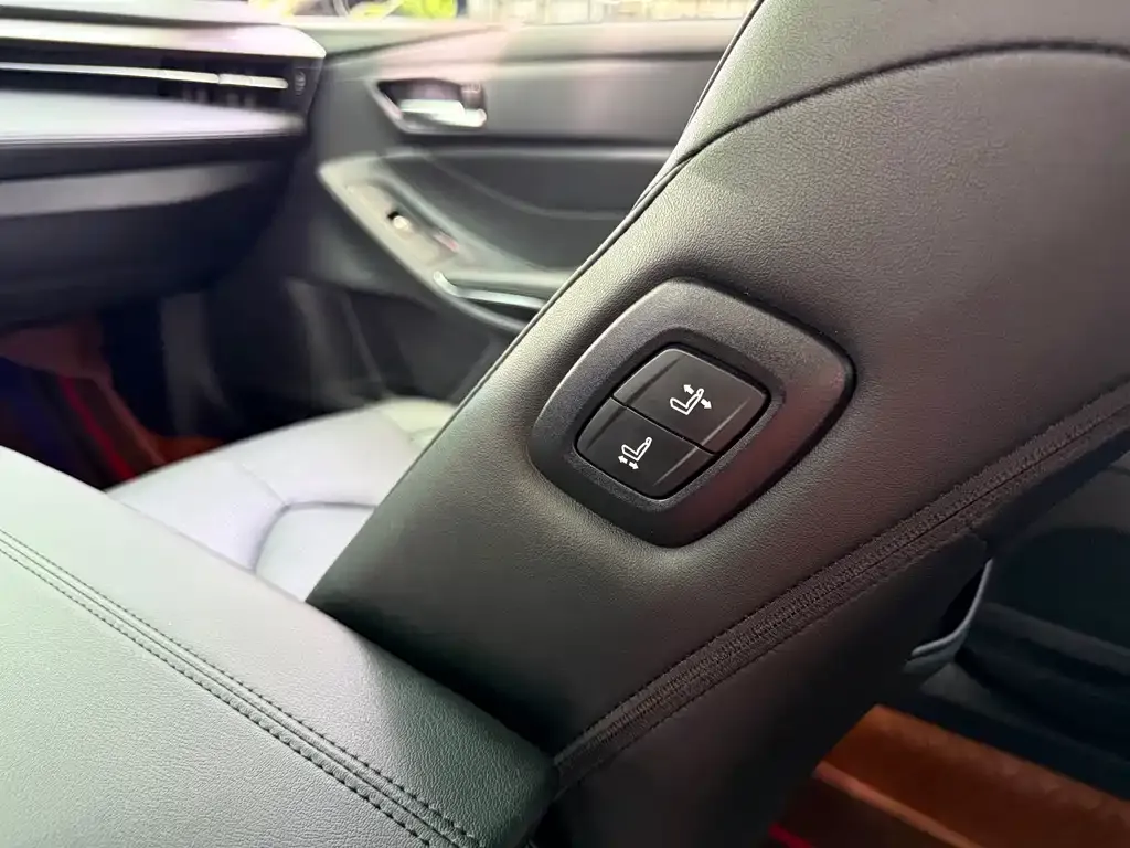 Toyota Avalon 2023 из CN, фото 4