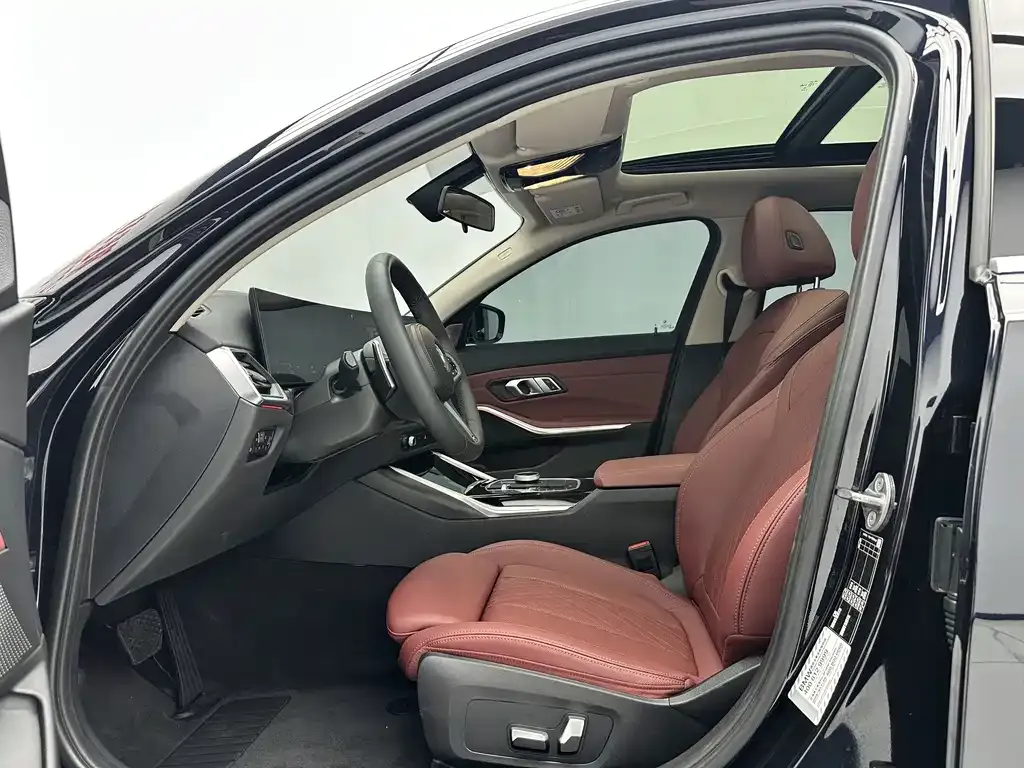 BMW 3 Series 2023 из CN, фото 10