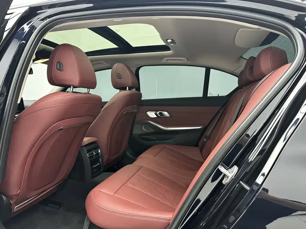 BMW 3 Series 2023 из CN, фото 7