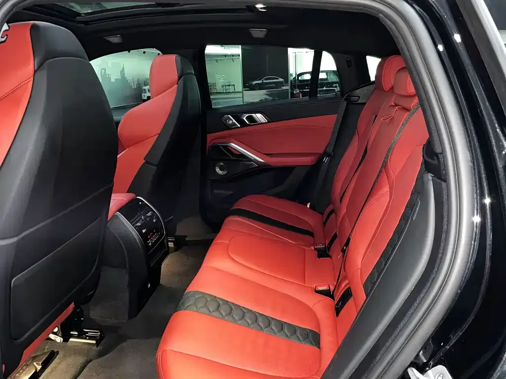 BMW X6 M 2023 из CN, фото 4