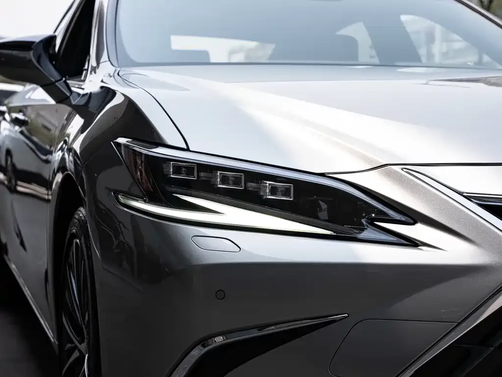 Lexus ES — фото 10