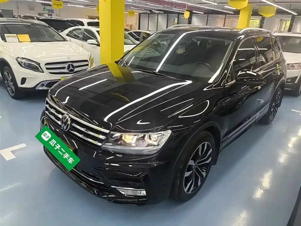 Volkswagen Tiguan L — фото 10